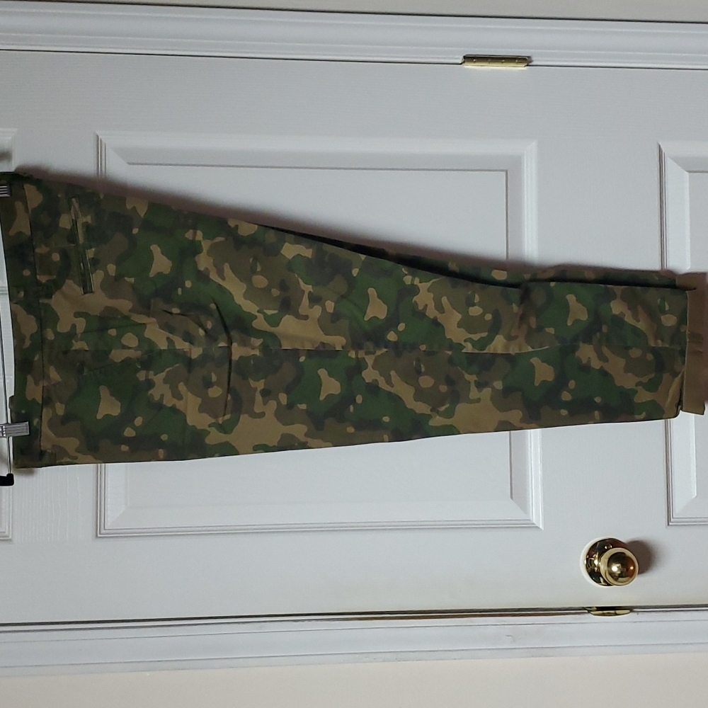 GAP Camouflage Khakis